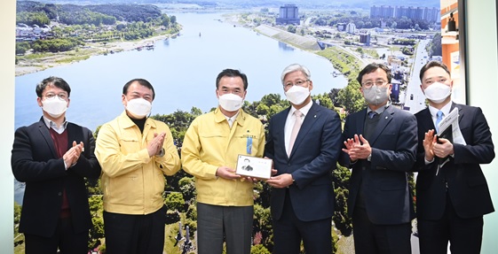 이항진.jpg