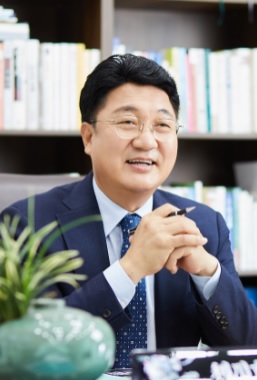 엄.jpg