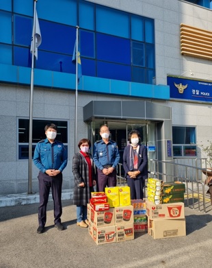 간식전달.jpg