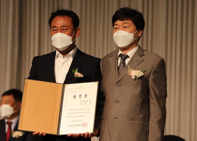 이충우.jpg