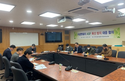 야생멧돼지.jpg