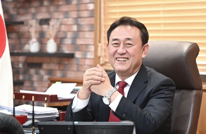 이충우.jpg