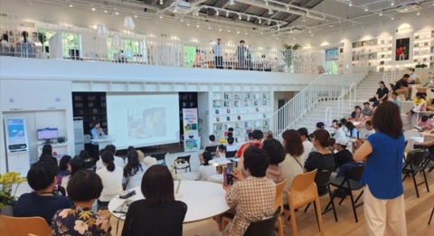 북콘서트.jpg