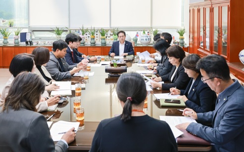 간담회.jpg