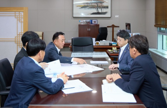 이충우 국토부 방문.jpg