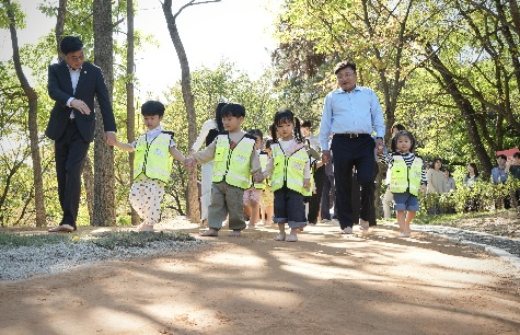 할링맨발길.jpg