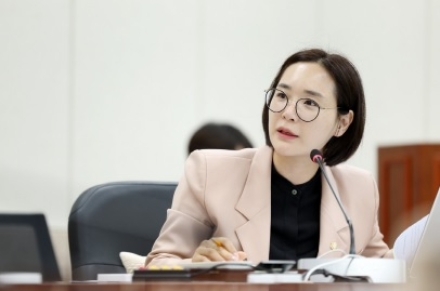 최서윤 의회운영위원회 위원장, 어르신 교통복지 정책 도입 강력 촉구