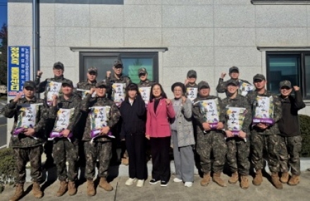 육군 제9158부대와 7136 다련장 사격대 소속 벧엘교회,