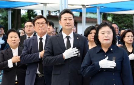 김진경 의장, 제71회 현충일 추념식 참석