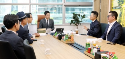 김진경 의장, 중고차 시장 개선 공로 감사패 수상