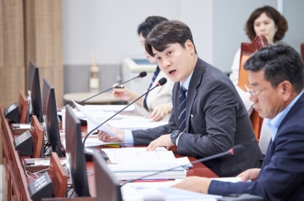 김일중 의원, 도시환경위원회 첫 업무보고서