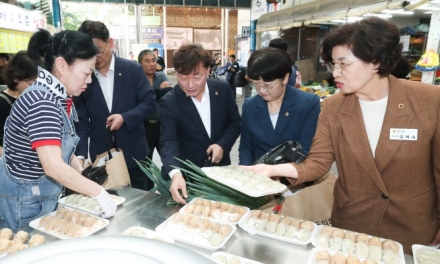 남종섭 의장, 추석 앞두고 전통시장 민생행보