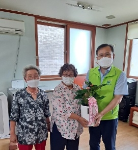 박창주 신임 여주시 여흥동장, 경로당 위로방문