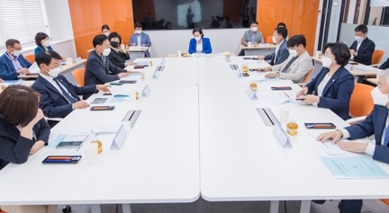 광주하남교육지원청, 경기도의회와 그린스마트 미래학교 및 경기형 특화사업 선정학교 현장 방문