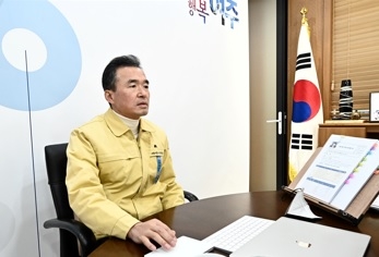 “예산은 효율적으로, 코로나 방역은 신속하게”