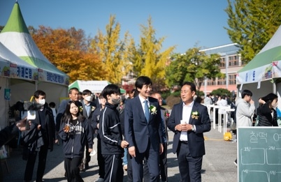이충우 여주시장, 자영농고 창업한마당 및 농업경영전문학교 어울림 축제 격려