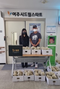 건강한 농원, 여주시 드림스타트에 멜론 100개 기탁