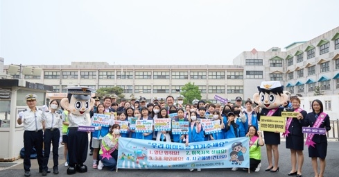 “여주시, 녹색어머니회 어린이 등굣길 교통안전 캠페인 개최”