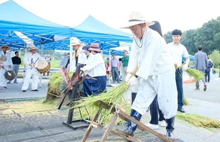 “점동면 흔암리 신자채쌀 재배단지 벼 수확 행사” 개최
