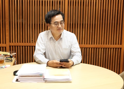 김동연, “The 경기패스 신청 시작. 도민 여러분도 많은 혜택 누리시길”
