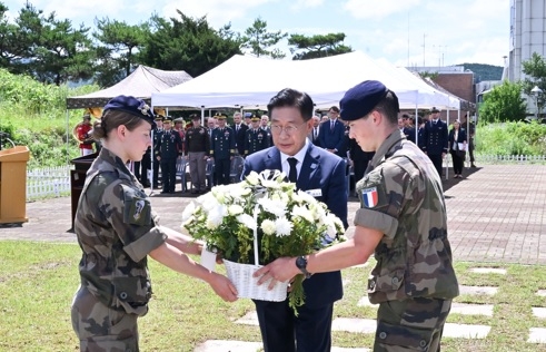 양평군, 프랑스 생시르 육군사관생도 ‘구필대위 기수’ 한국 방문 기념 지평리전투 추모식 개최