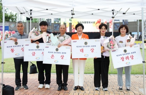 이천시 장호원황도 품평회, 유수연 농가 대상 수상