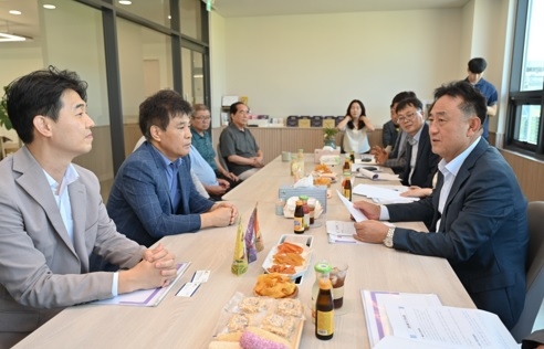 이충우 여주시장, 고구마 전문 유통법인 ‘(주)농업회사법인 거산’ 현장 방문