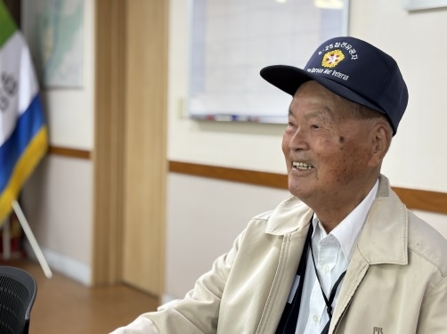 가남읍 100세 이재옥 어르신, 26년째 이어온 따뜻한 나눔... 폐지 팔아 마련한 100만원 기탁