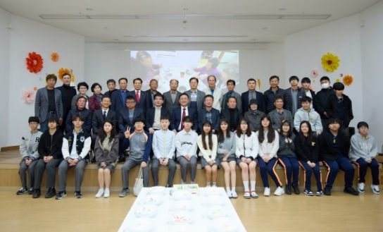 세종대왕면, 주민이 직접 만든 작품 전시회 큰 호평 받아
