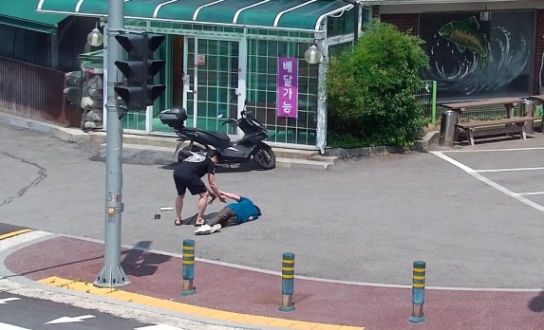 땡볕 속 쓰러진 어르신 구한 이천 시민의 빛나는 선행