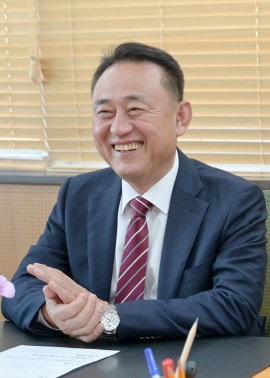 이충우.jpg