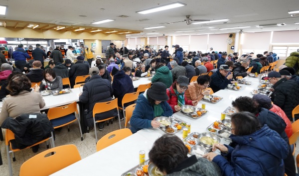 배식봉사.jpg